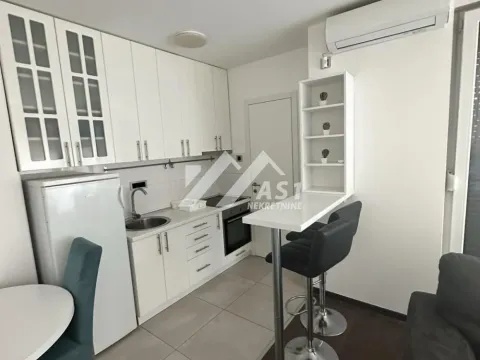 Izdavanje, trosoban stan, 76m², Adamovićevo Naselje, Novi Sad Sve Podlokacije - image 4