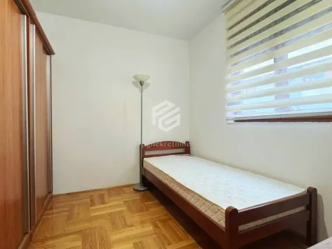 Izdavanje, dvosoban stan, 55m², Stari Aerodrom, Podgorica - image 11