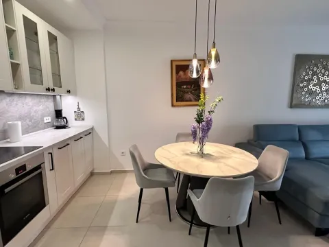 Rent, two bedroom apartment, 70m², Kava, Tivat - image 2