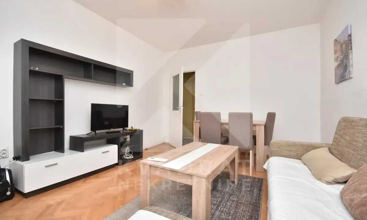 Izdavanje, jednosoban stan, 40m², Zabjelo, Podgorica