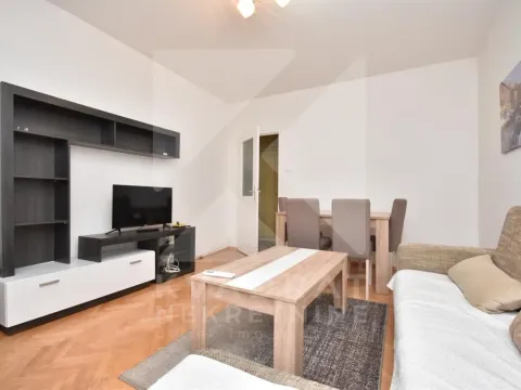 Izdavanje, jednosoban stan, 40m², Zabjelo, Podgorica - image 1