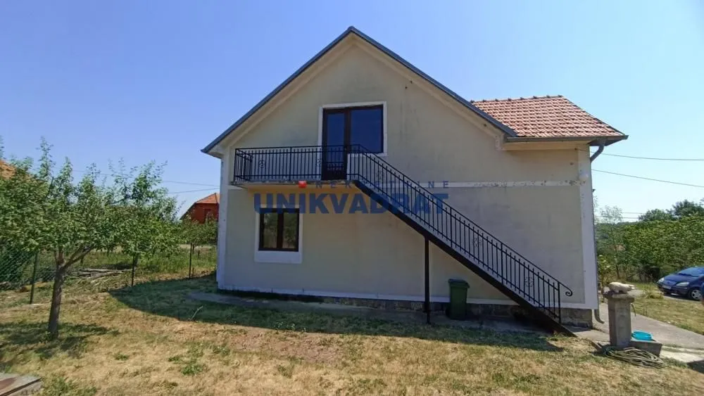 Prodaja, kuća, 280m², Centar, Topola