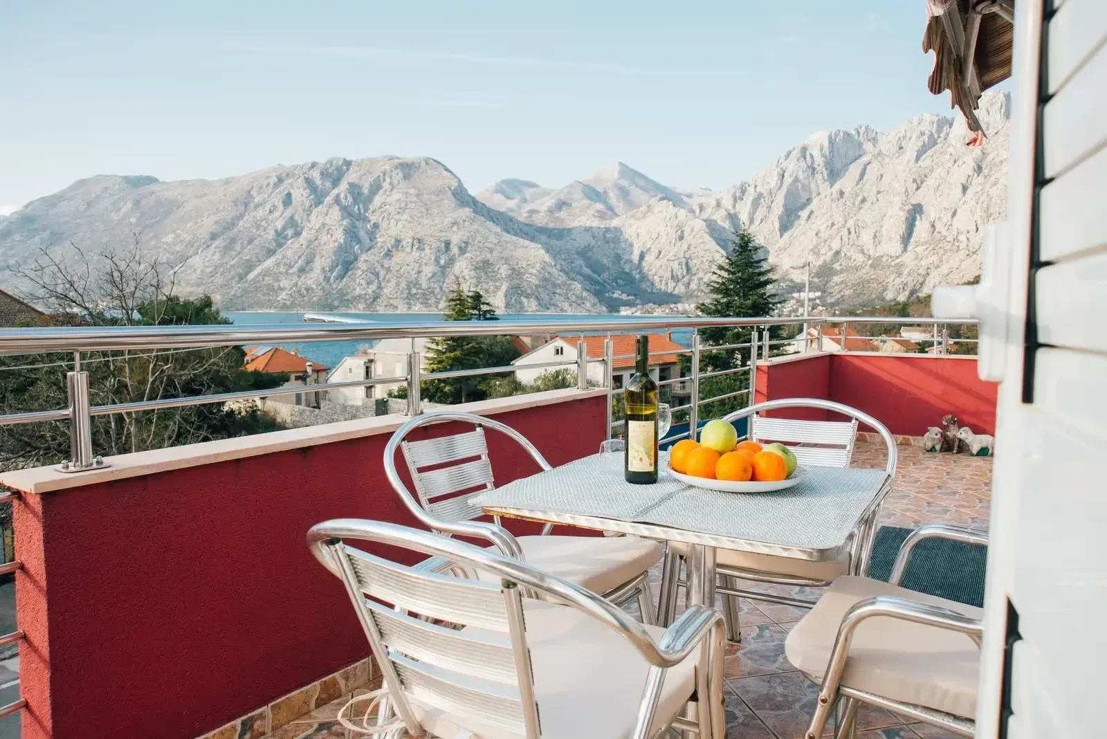 Rent, apartment, 130m², Kotor, Crna Gora