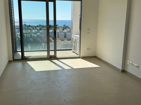 Prodaja, dvosoban stan, 72m², Centar, Bar - image 4