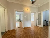 Izdavanje, četvorosoban stan, 123m², Centar, Novi Sad - image 12