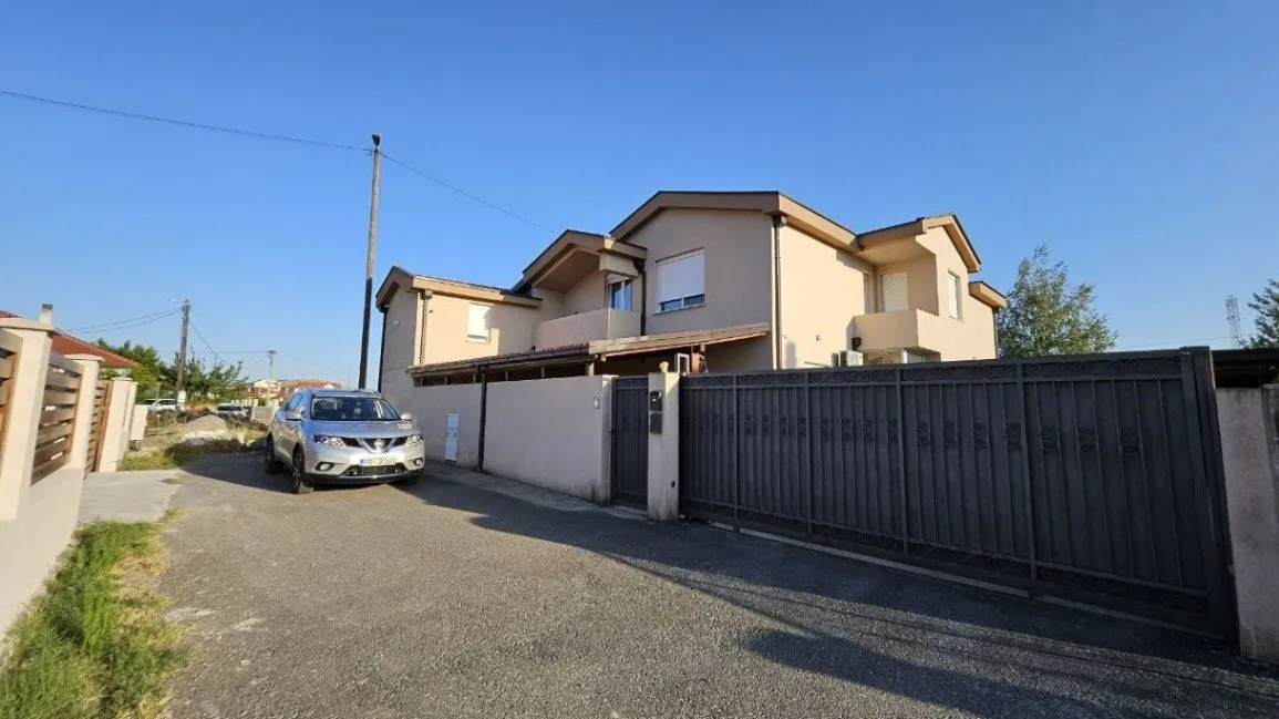 Izdavanje, četvorosoban stan, 130m², Donja Gorica, Podgorica