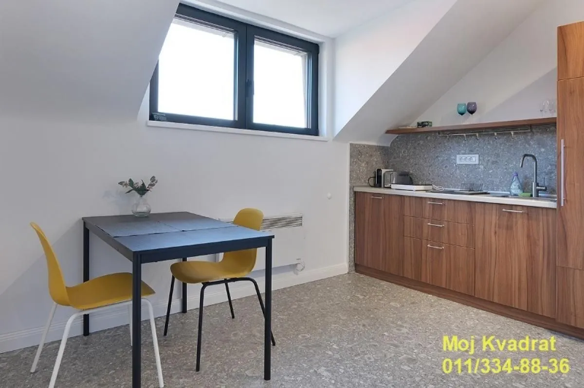 Prodaja, četvorosoban stan, 109m², Zemun Centar, Zemun Sve Podlokacije