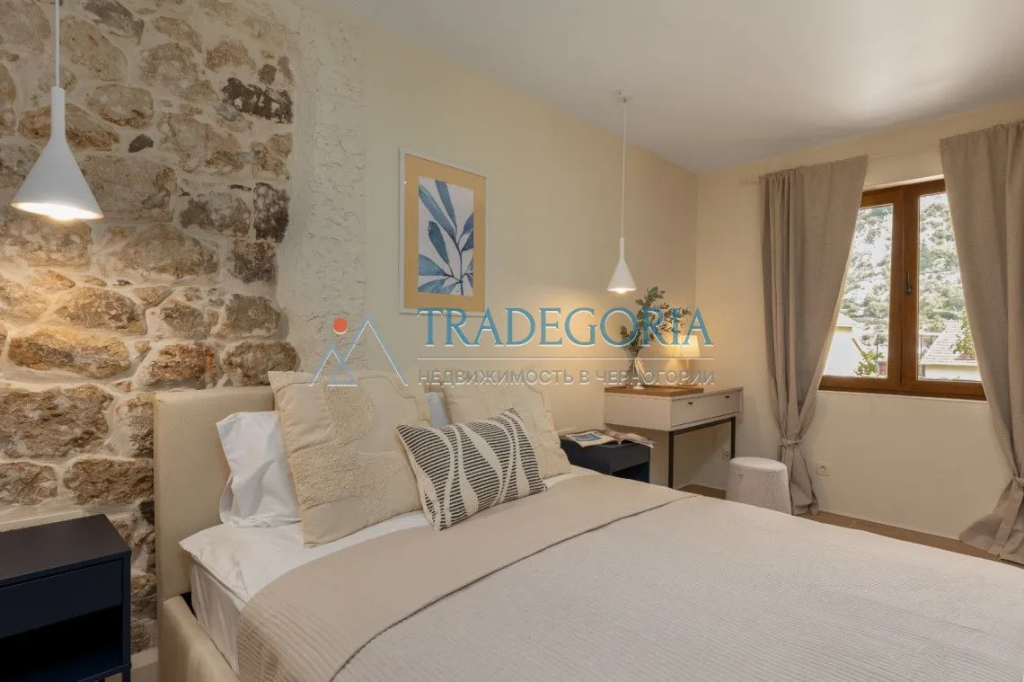 Prodaja, kuća, 170m², Škaljari, Kotor