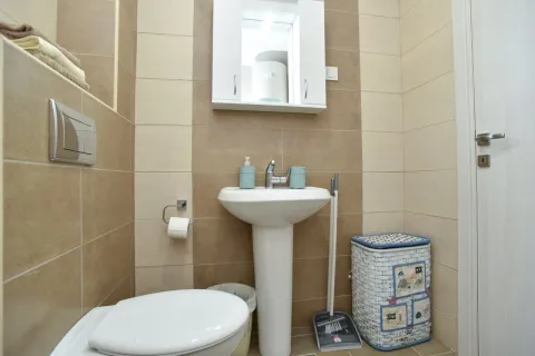 Rent, one bedroom apartment, 42m², Budva, Crna Gora - image 14