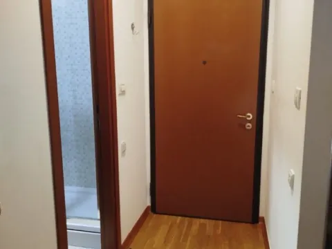 Rent, studio apartment, 31m², City Kvart, Podgorica - image 2