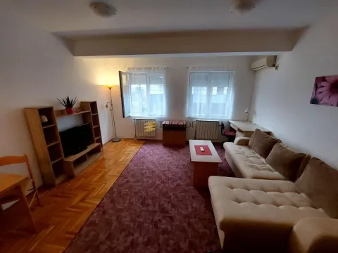 Rent, studio apartment, 30m², Bulevar Evrope, Novi Sad Sve Podlokacije - image 2