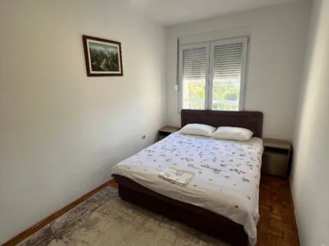 Izdavanje, trosoban stan, 100m², Centar, Bar - image 13