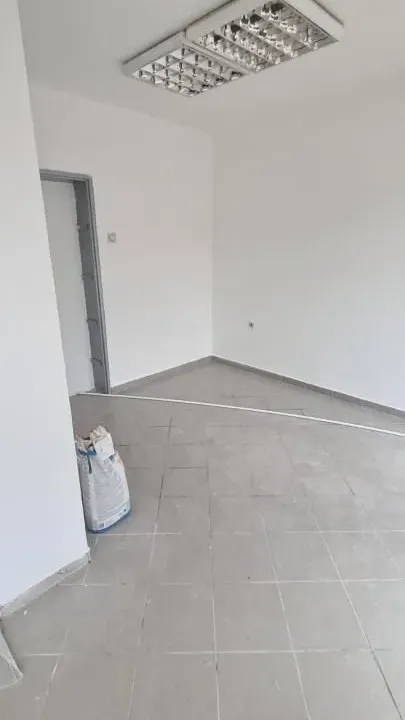 Izdavanje, poslovni prostor, 40m², Crveni Pevac, Niš