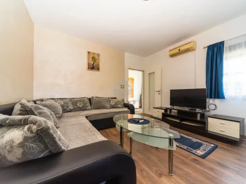 Izdavanje, jednosoban stan, 70m², Zlatica, Podgorica - image 2