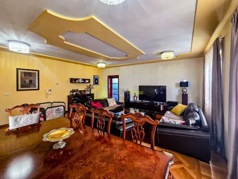 Prodaja, kuća, 356m², Tološi, Podgorica - image 8