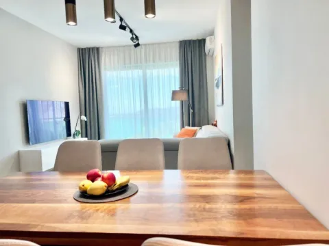 Sale, two bedroom apartment, 81m², Bečići, Budva - image 1