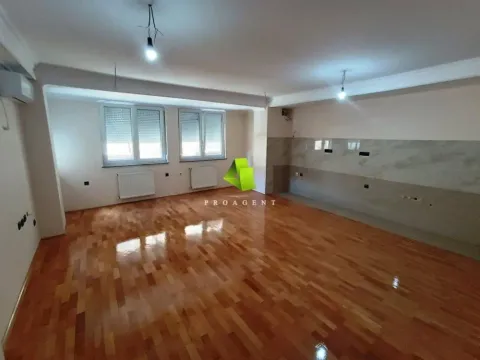 Sale, three bedroom apartment, 87m², Palilula, Niš - image 2