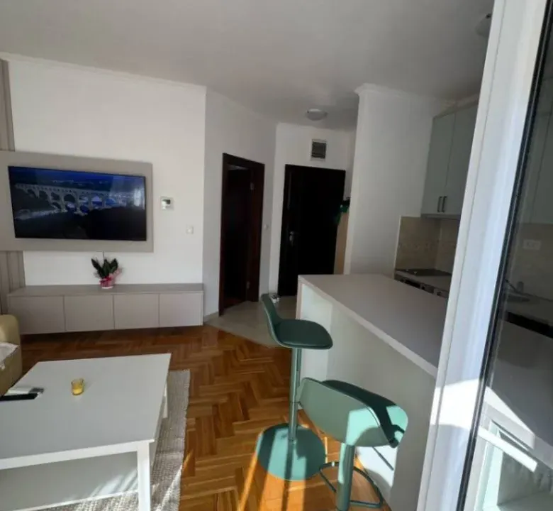 Izdavanje, jednosoban stan, 30m², Babin Do, Budva