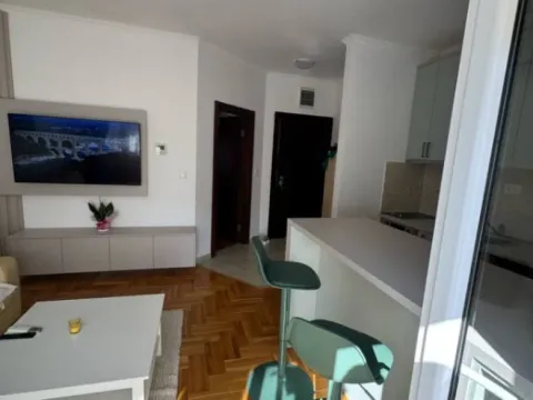 Izdavanje, jednosoban stan, 30m2, Babin Do, Budva