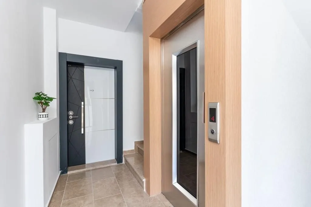 Sale, two bedroom apartment, 67m², Sveti Stefan, Budva