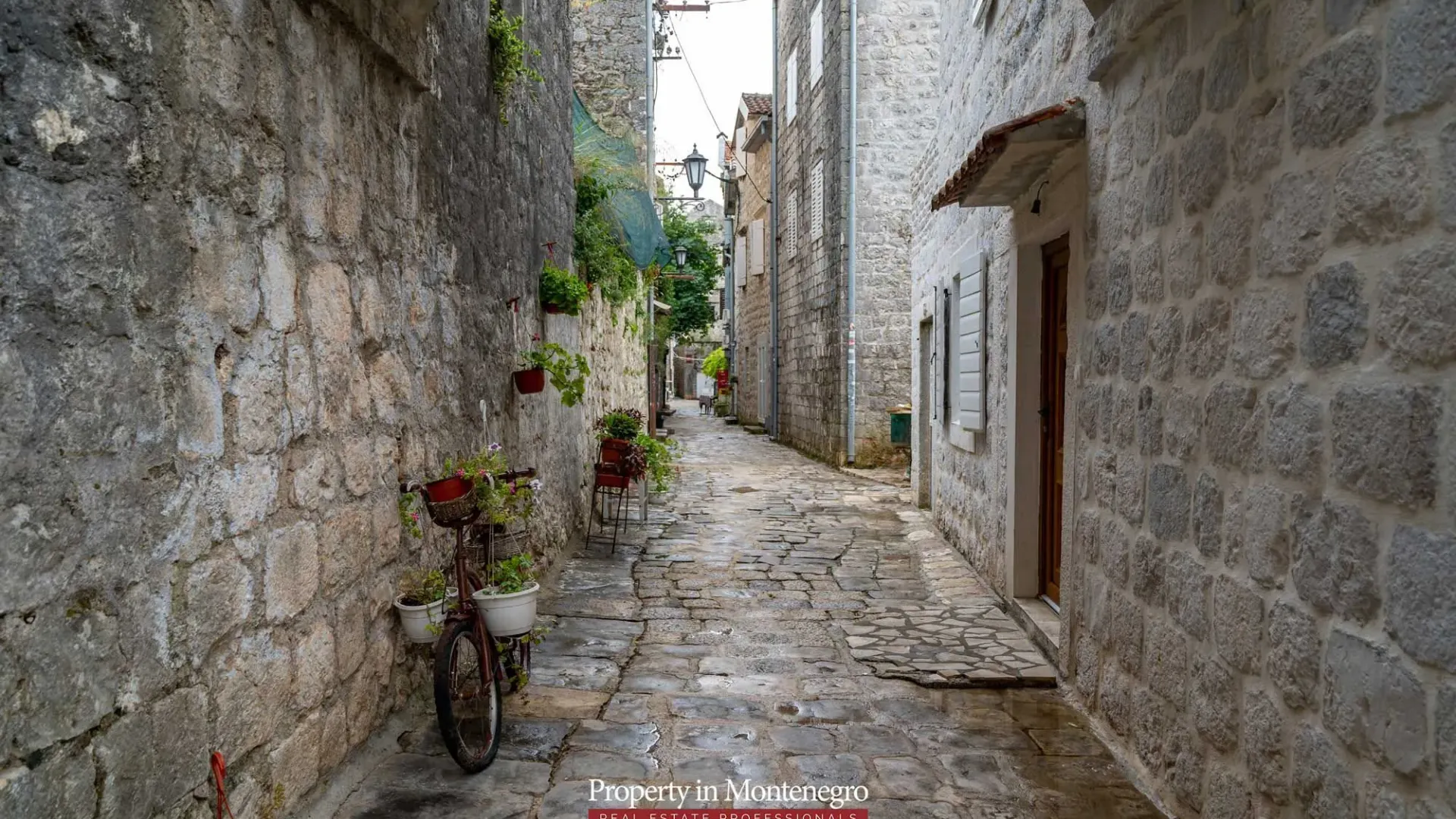 Prodaja, jednosoban stan, 42m², Perast, Kotor