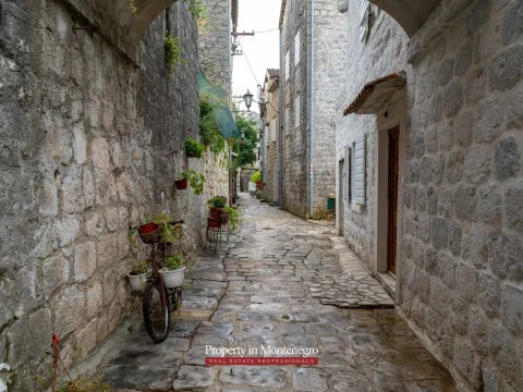 Prodaja, jednosoban stan, 42m², Perast, Kotor - image 13