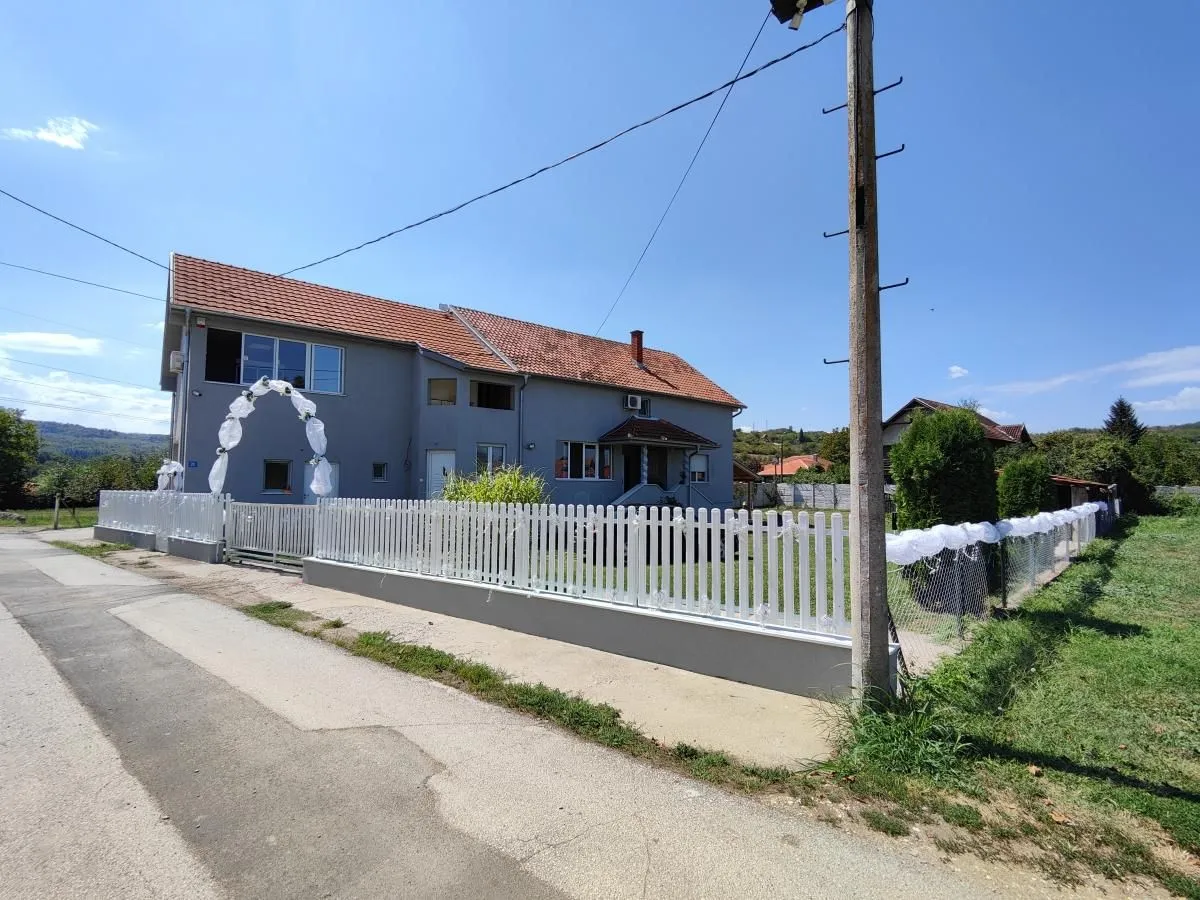 Prodaja, kuća, 440m², Kolonija, Jagodina