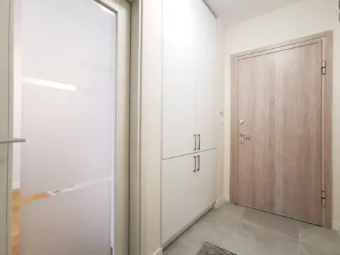 Izdavanje, dvosoban stan, 49m², City Kvart, Podgorica - image 11