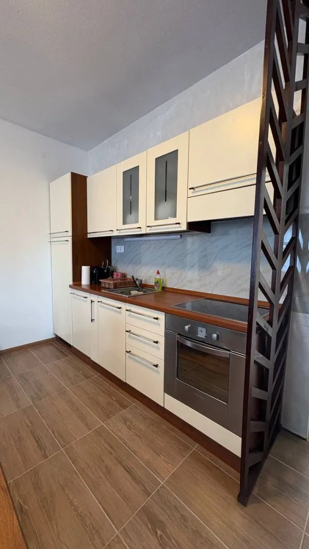 Rent, two bedroom apartment, 70m², Mažina, Tivat