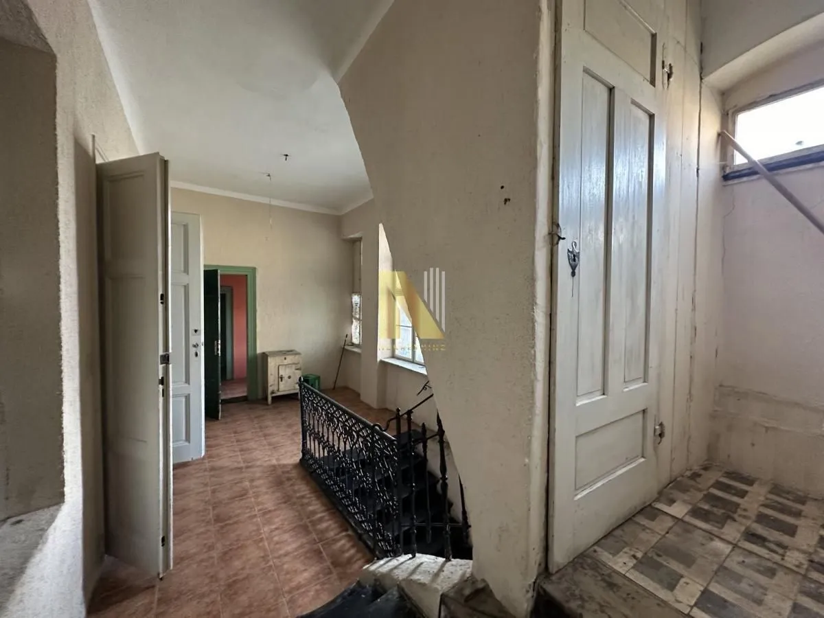 Prodaja, četvorosoban stan, 172m², Centar, Sombor