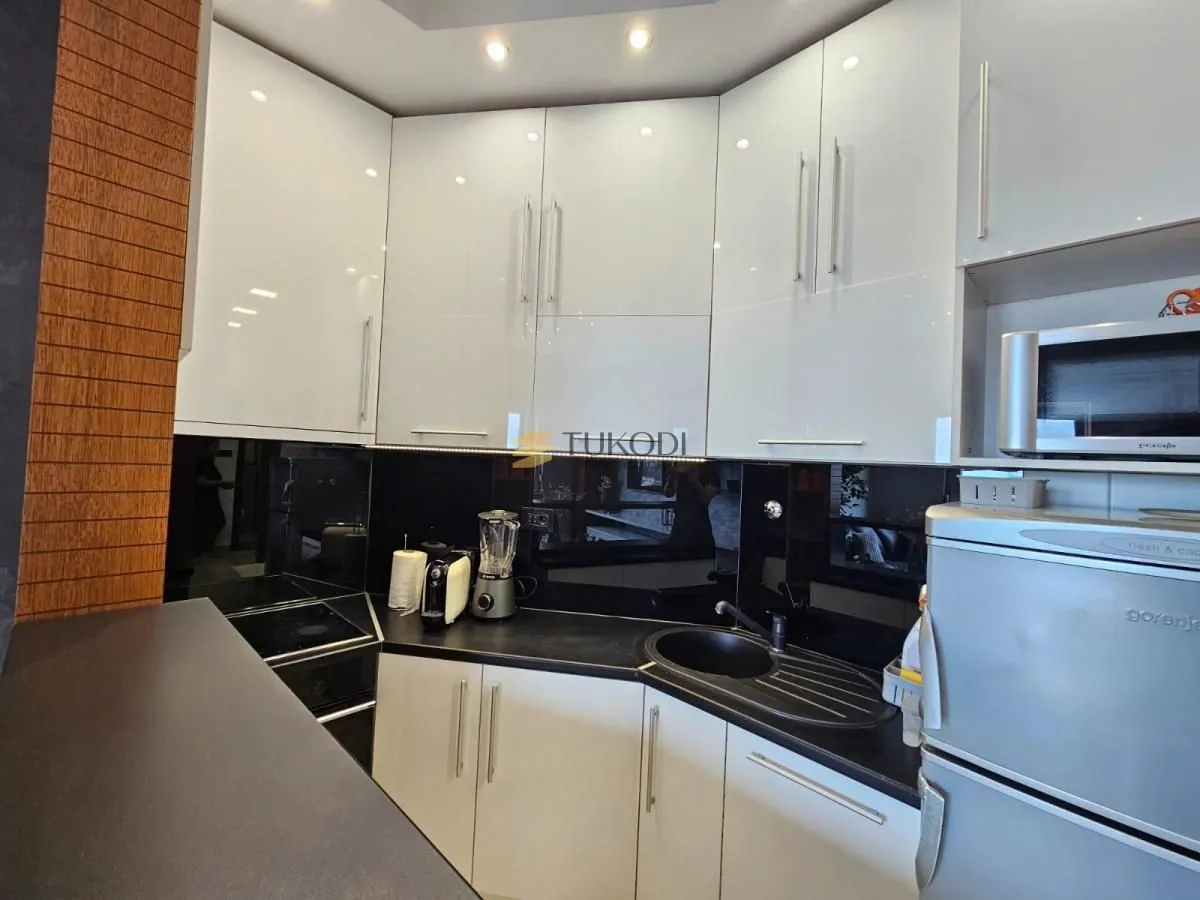 Izdavanje, dvosoban stan, 54m², Bulevar Evrope, Novi Sad Sve Podlokacije