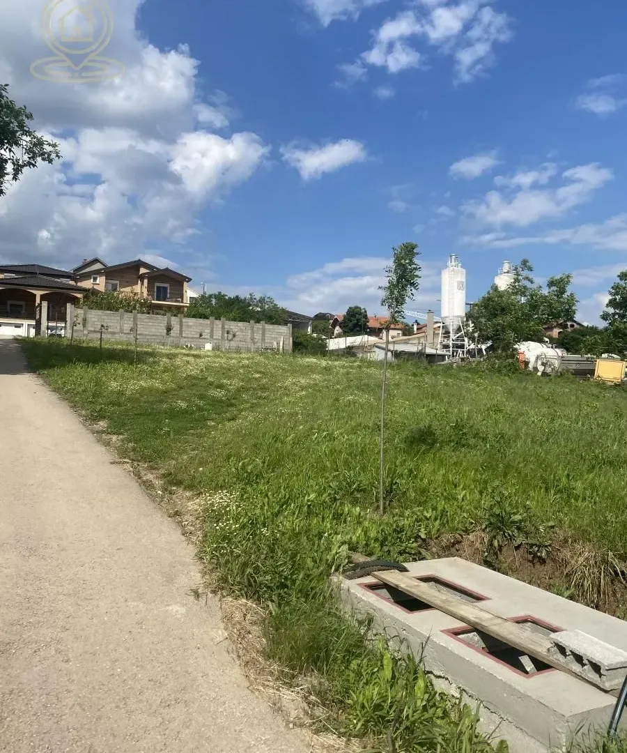 Prodaja, plac, 1300m², Zvezdara Sve Podlokacije, Beograd
