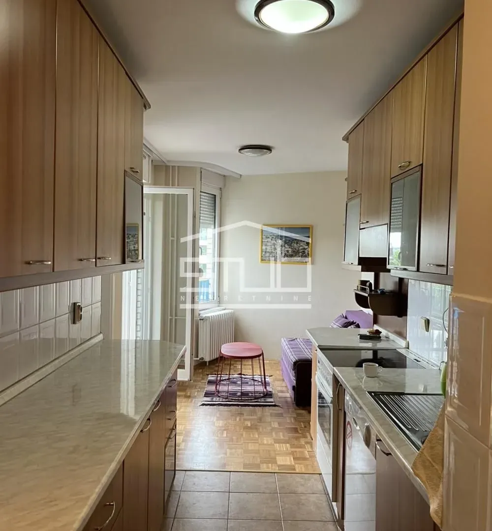 Izdavanje, trosoban stan, 88m², Crveni Krst, Beograd