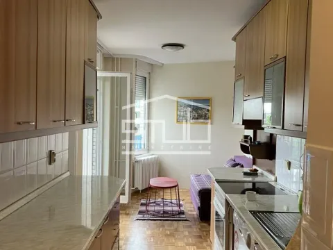 Izdavanje, trosoban stan, 88m², Crveni Krst, Beograd - image 16