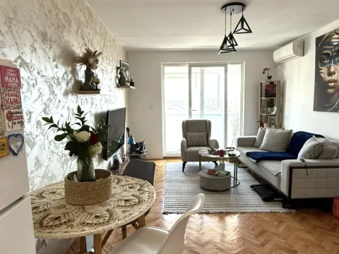 Prodaja, jednosoban stan, 43m², Centar, Podgorica - image 2