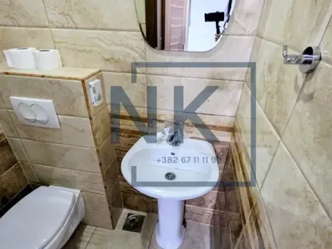 Izdavanje, poslovni prostor, 56m², City Kvart, Podgorica - image 8