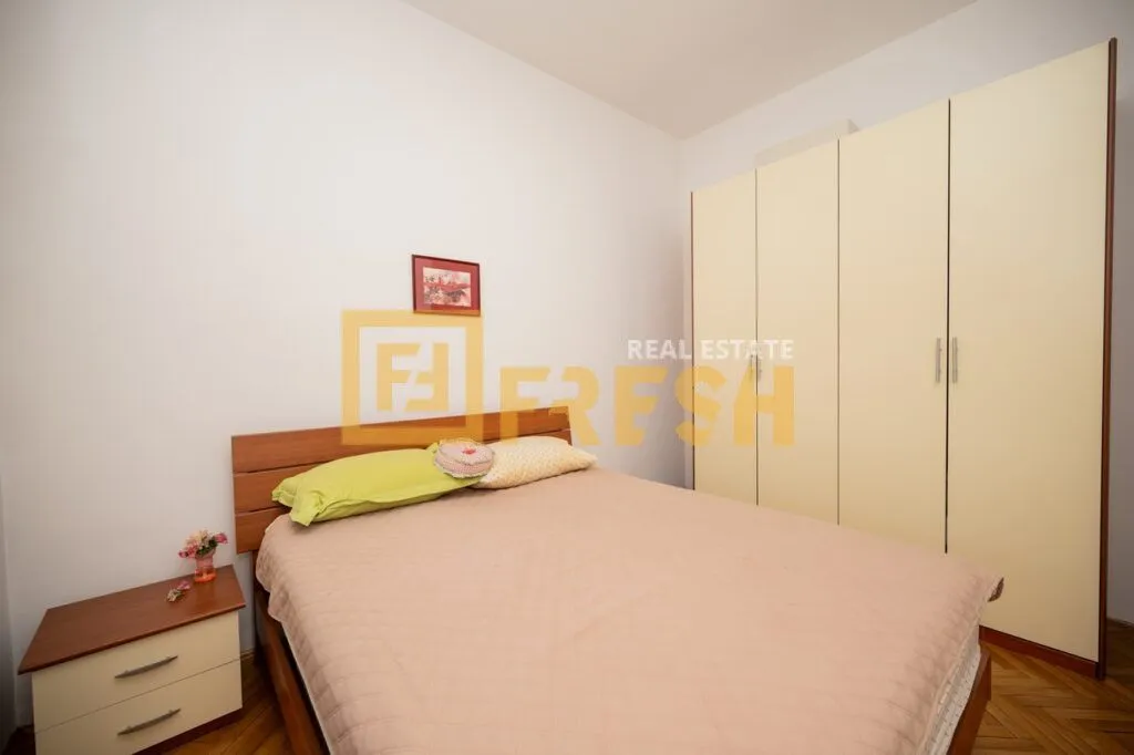 Izdavanje, trosoban stan, 140m², Gorica C, Podgorica