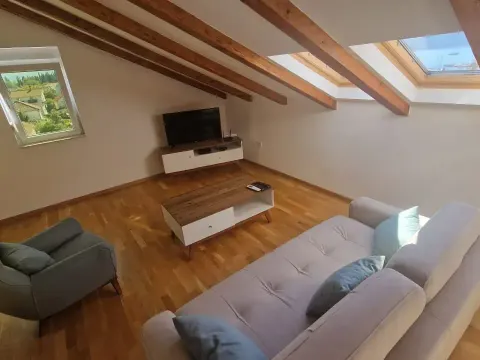 Izdavanje, stan, 88m², Tivat, Crna Gora - image 4