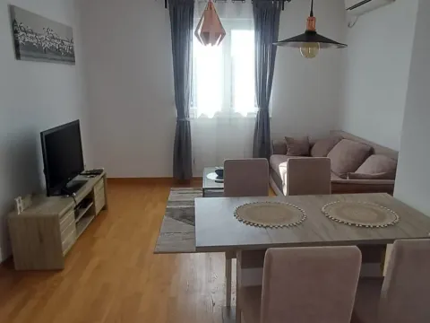 Rent, one bedroom apartment, 45m², City Kvart, Podgorica - image 4