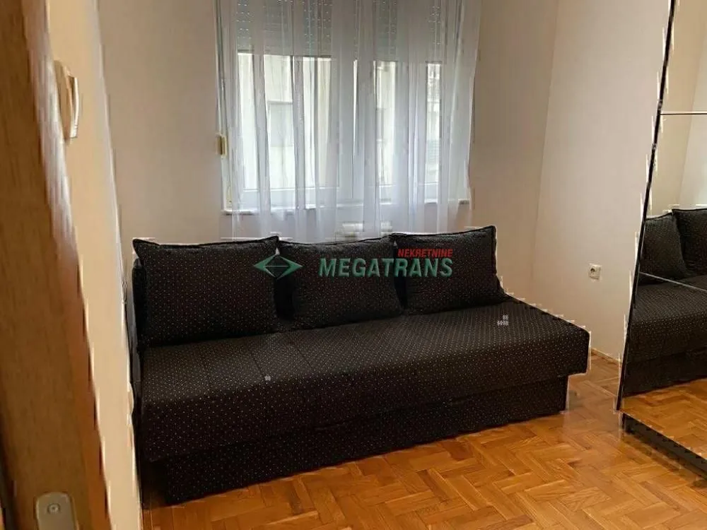 Izdavanje, dvosoban stan, 38m², Bulevar Evrope, Novi Sad Sve Podlokacije