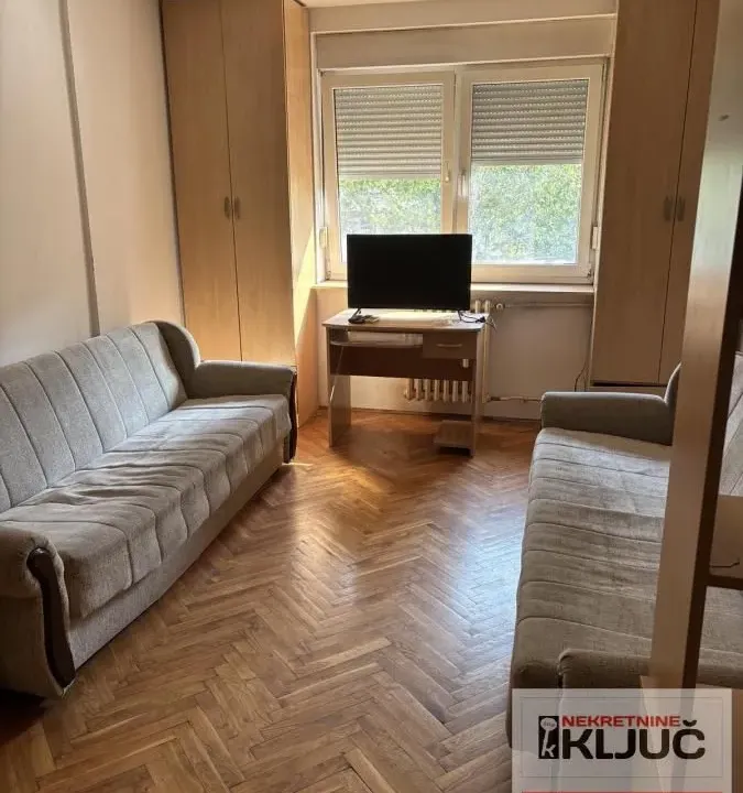 Rent, studio apartment, 26m², Bulevar Oslobodjenja, Novi Sad Sve Podlokacije