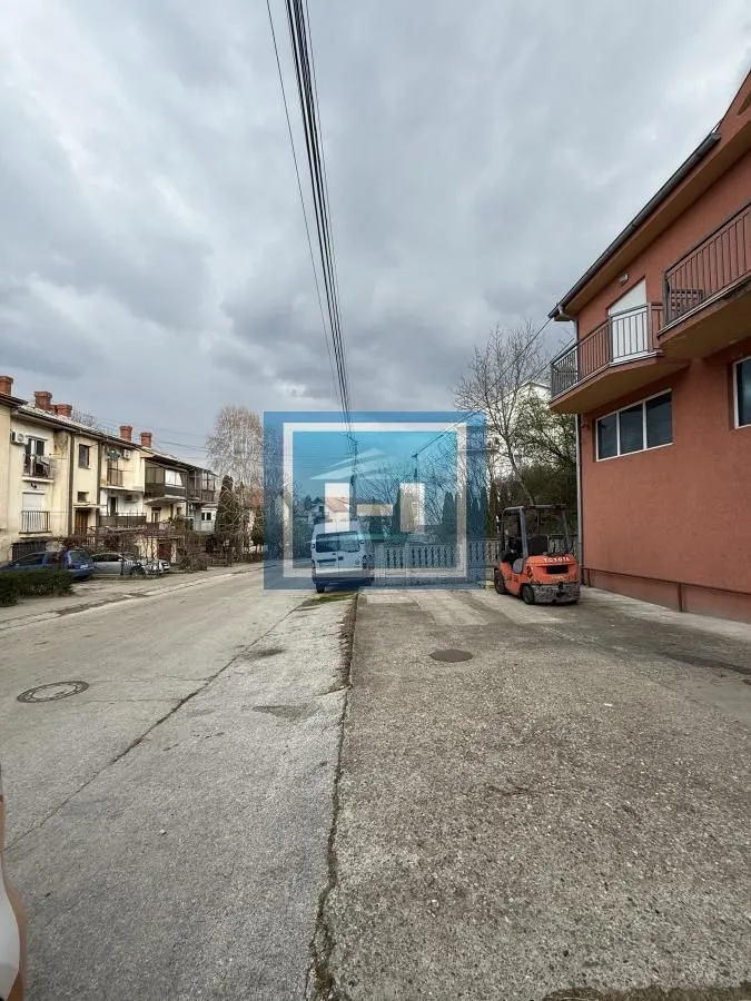 Rent, office space, 320m², Strelište, Jagodina