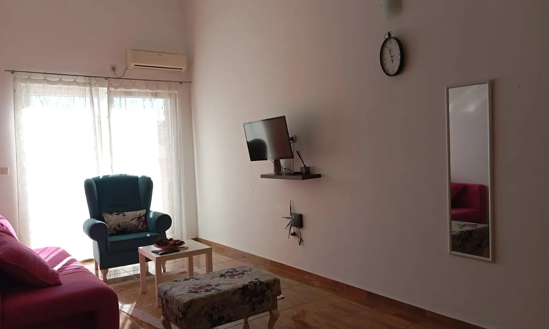 Izdavanje, jednosoban stan, 45m², Budva, Crna Gora