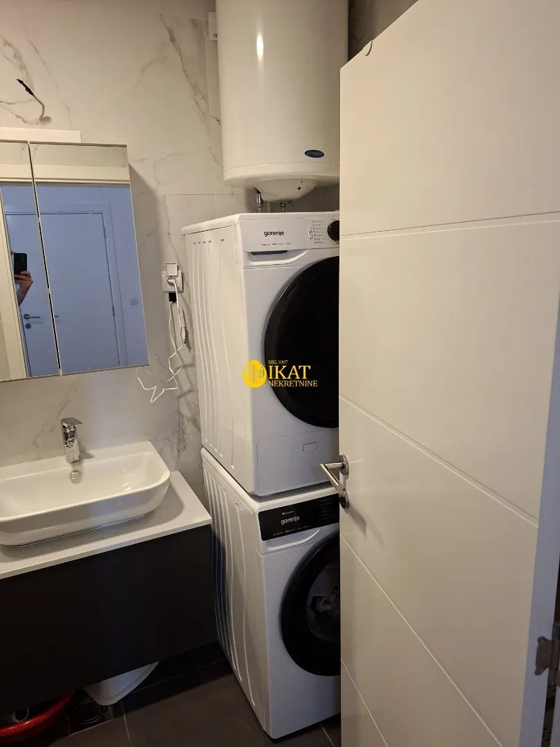 Sale, three bedroom apartment, 74m², Višnjička Banja, Palilula Sve Podlokacije