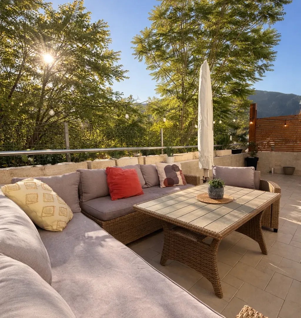 Rent, one bedroom apartment, 74m², Dobrota, Kotor