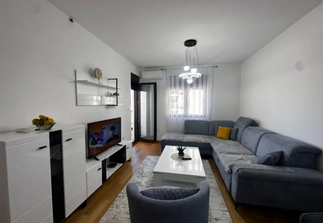 Izdavanje, jednosoban stan, 47m², City Kvart, Podgorica