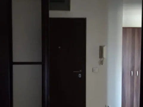 Izdavanje, dvosoban stan, 75m², Stari Aerodrom, Podgorica - image 4