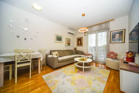 Prodaja, jednosoban stan, 39m², Stari Aerodrom, Podgorica - image 1