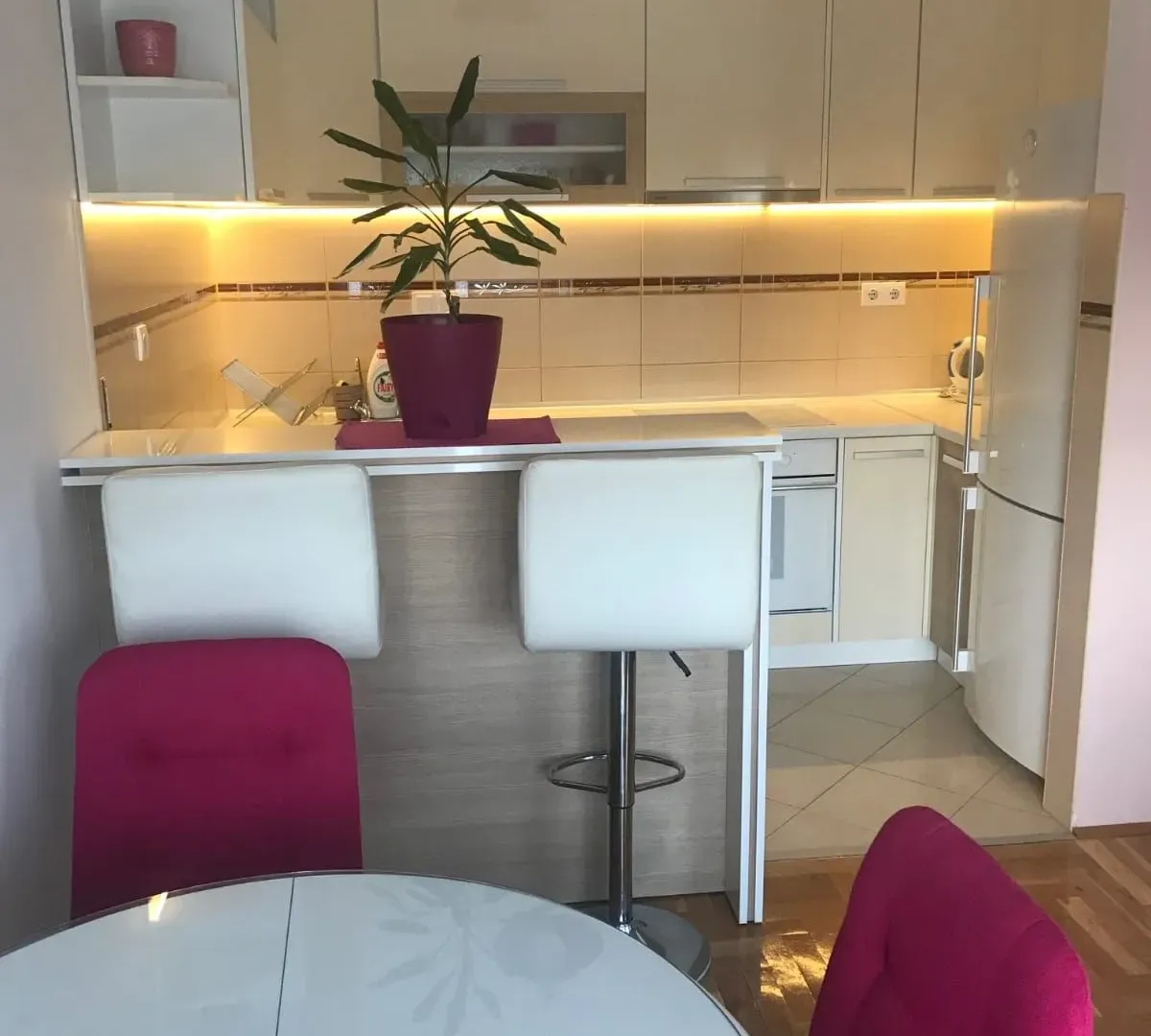 Izdavanje, dvosoban stan, 61m², Zabjelo, Podgorica