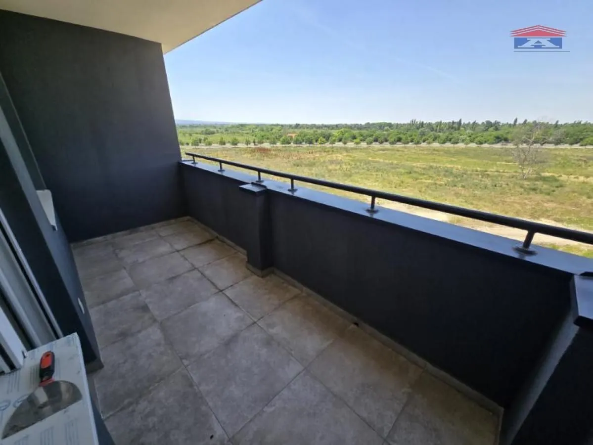 Prodaja, četvorosoban stan, 95m², Avijatičarsko naselje, Novi Sad Sve Podlokacije